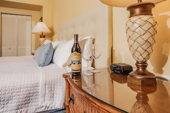 Traditional Room, 1 King Bed, Balcony