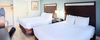 Room, 2 Queen Beds, Accessible, Non Smoking