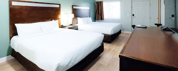 Room, 2 Queen Beds, Non Smoking