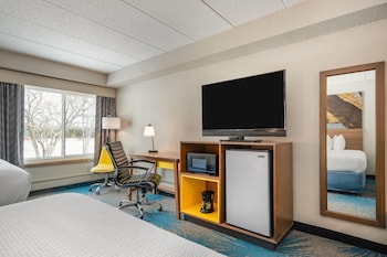 Room, 1 Queen Bed, Accessible, Non Smoking (Bathtub w/ Grab Bars)
