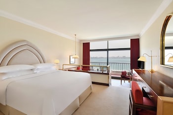 Deluxe Room, 1 King Bed, Balcony, Sea View (Balcony)