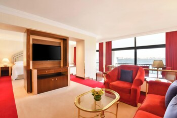 Executive Suite, 2 Bedrooms, Sea View (Corner, Balcony)