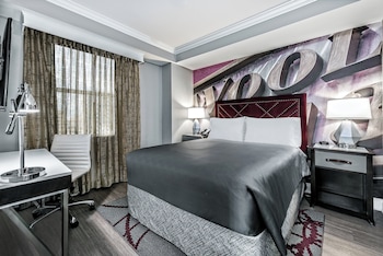 Suite, 1 Queen Bed