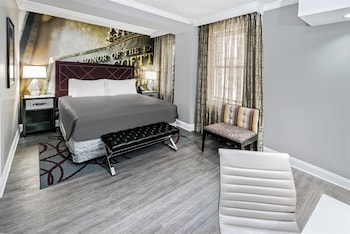 Standard Room, 1 King Bed