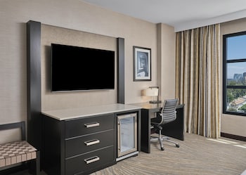 Room, 1 King Bed, Pool View