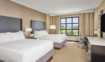 Room, 2 Queen Beds, Corner