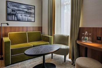 Suite, River View