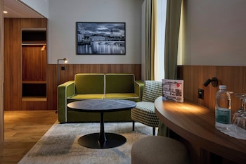 Suite, River View