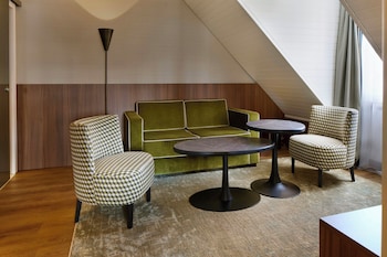 Suite, River View