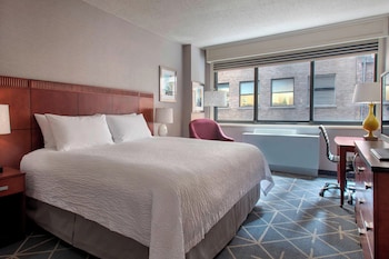 Room, 1 King Bed (Mobility Accessible, Tub)