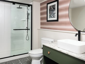 Standard Room, 1 King Bed, Accessible (Communications)