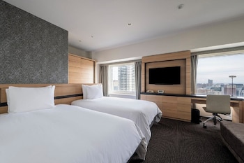Standard Room, Multiple Beds (Mid Floor)