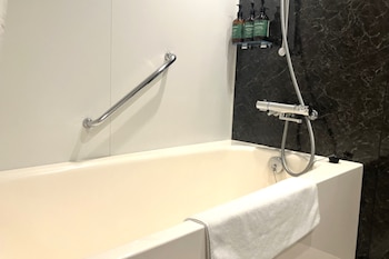 Standard Room, Multiple Beds (High Floor)