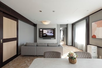 Suite, 1 King Bed