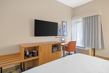 Room, 1 King Bed, Accessible (Mobility and Hearing)
