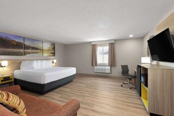 Suite, 1 King Bed, Non Smoking