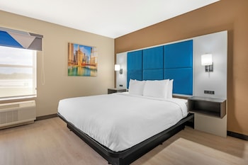 Standard Room, 1 King Bed, Accessible, Refrigerator & Microwave
