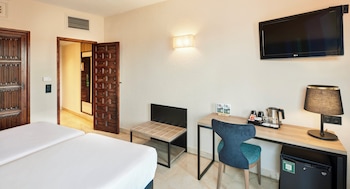 Classic Twin Room (Exterior)