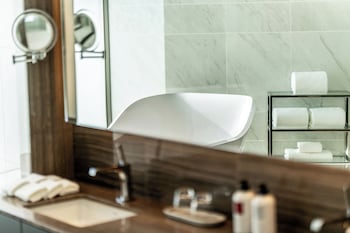 Suite, 2 Twin Bed and 1 King Bed, Club Lounge Access (Miyabi)