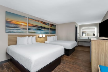 Deluxe Room, 2 Queen Beds, Non Smoking