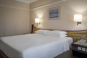 Standard Room, 1 King Bed, Club Lounge Access