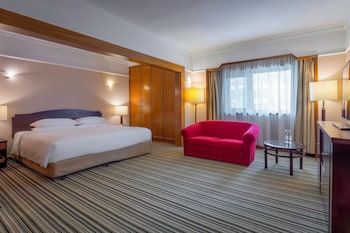Suite, 2 Bedrooms, Kitchen (Dining)