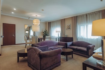 Suite, 1 Bedroom, Kitchen (Dining)