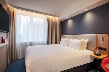 Standard Room, 1 Queen Bed with Sofa bed