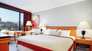 Classic Room, 1 Queen Bed, River View