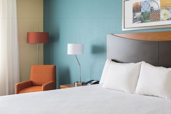 Room, 1 King Bed (Mobility/Hearing Access, Transf Shwr)