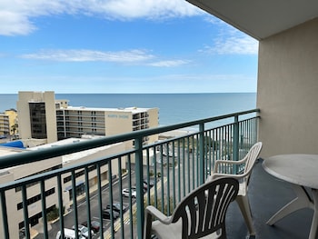 Suite, 2 Queen Beds, Ocean View (Main Building - Oceanfront Efficiency)
