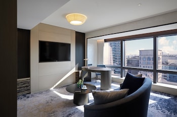 Junior Suite, 1 King Bed