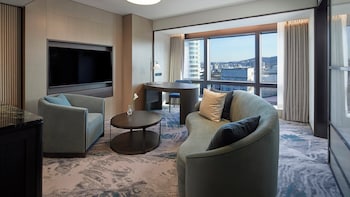 Suite (Prestige)