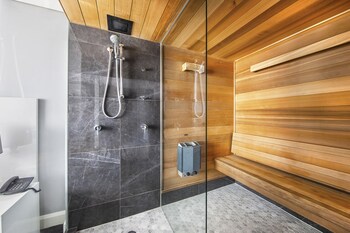 Sauna Suite