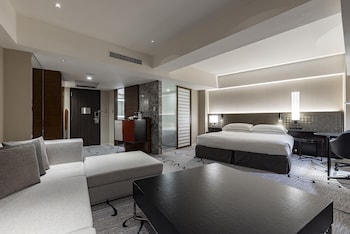 Junior Suite, 1 King Bed, Bathtub (Executive King)