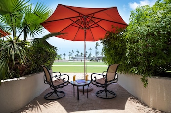 Cabana Room, Private Terrace, Direct Pool Access & Beach Access
