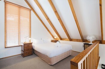 Chalet - 2 Bedroom,1 Bathroom