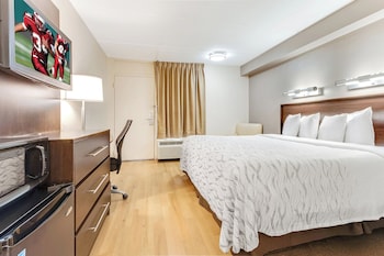 Standard Room, 1 King Bed (Smoke Free)