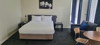 Family Room, 1 Bedroom