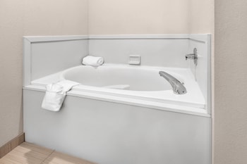 Deluxe Suite, 1 King Bed, Accessible (Mobility/Hearing Impaired Accessible)
