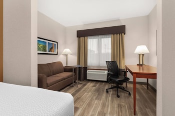 Deluxe Suite, 2 Queen Beds, Non Smoking