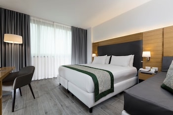 Premium Room, 1 King Bed with Sofa bed