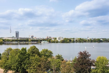 Grand Suite, 2 Twin Beds, Lake View