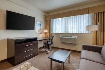 Family Suite, 1 Queen Bed, Non Smoking, Refrigerator & Microwave (Queen sofabed)