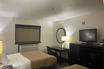 Room, 2 Queen Beds, Accessible, Non Smoking