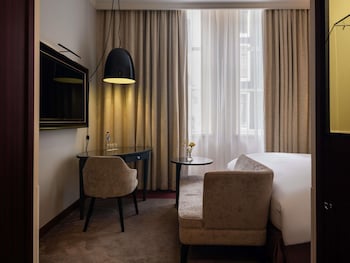 Superior Room, 1 Queen Bed