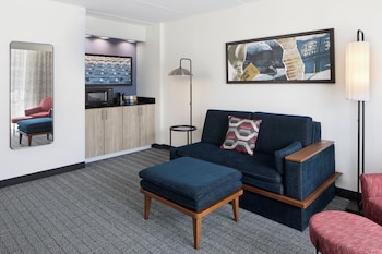 Suite, 1 Bedroom (Mobility/Hearing Accessible, Tub)