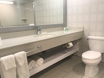 Standard Room, 2 Queen Beds, Non Smoking, Corner