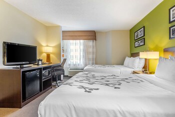 Standard Room, 2 Double Beds, Non Smoking