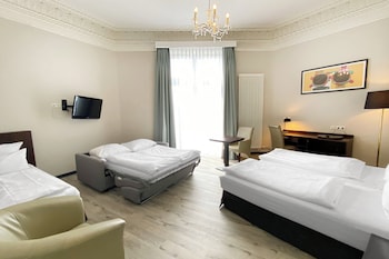 Premium Room, Multiple Beds (Family Room)